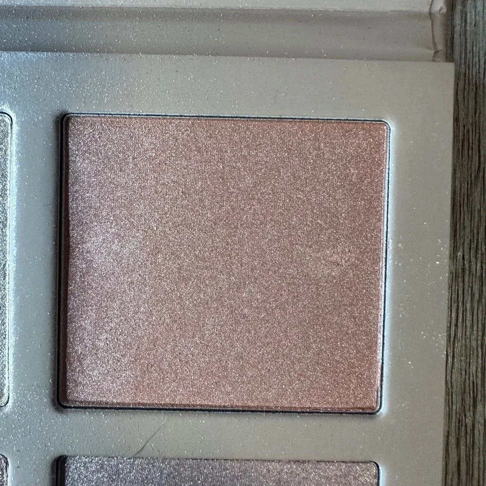 KKW Beauty Highlighter Palette 2 Gold Peach Bronze Shimmer